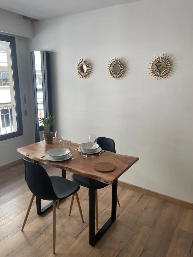 Apartment Charmant 2 Pieces Au Coeur Du Port Lympia Nice